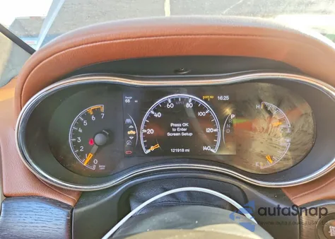 2017 Jeep Grand Cherokee Summit z USA, uszkodzony, nr VIN 1C4RJFJTXHC672738